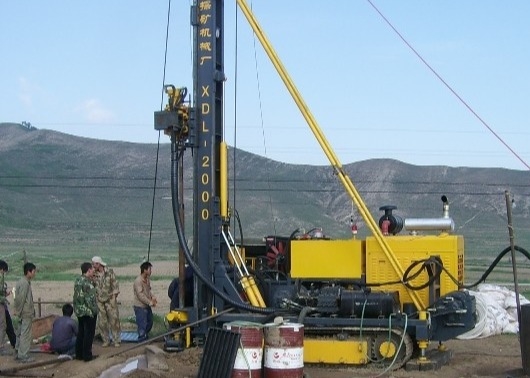 Cingolo di Rig Mounted On di carotaggio di XYL-2B fornito 30KW di profondità del motore diesel 350m